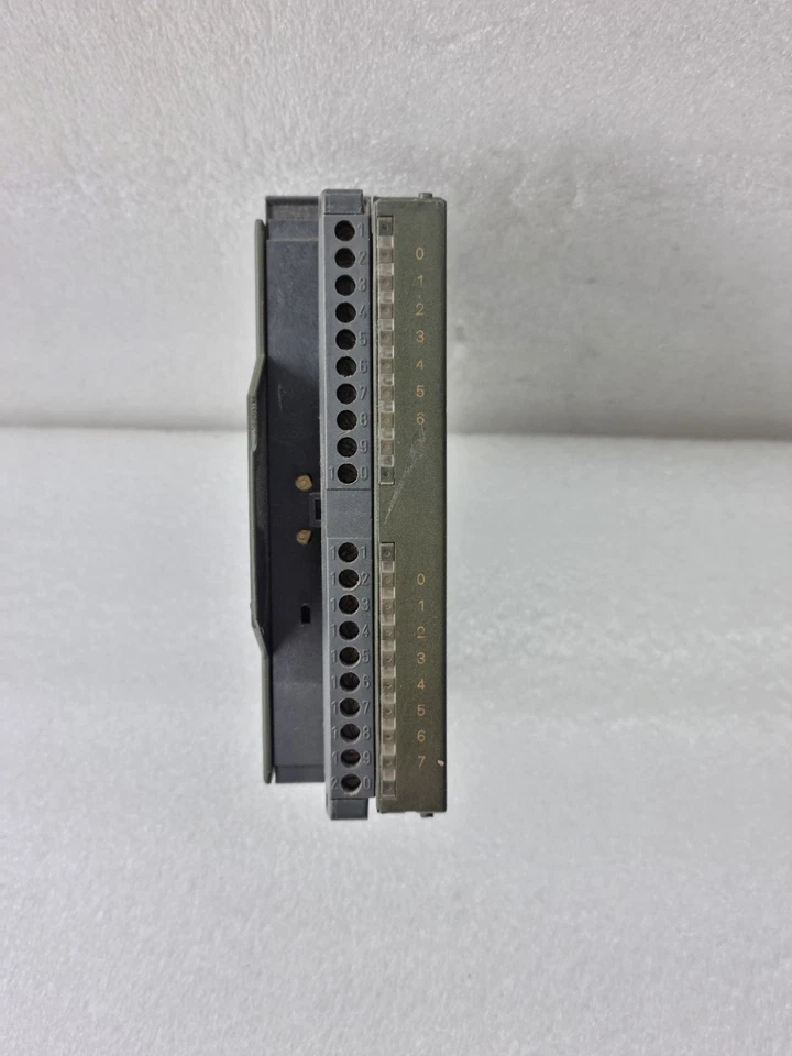 SIEMENS 6ES7 322-1BH01-0AA0 SIMATIC S7 MODULE 6ES73221BH010AA0 (COVER MISSING)